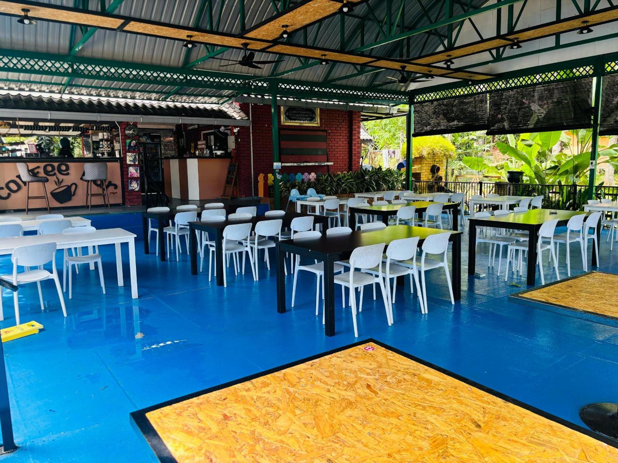 Hotel Capital O 91167 Gemilang Candi 2*